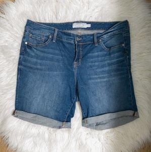 Torrid Jean Shorts sz 16